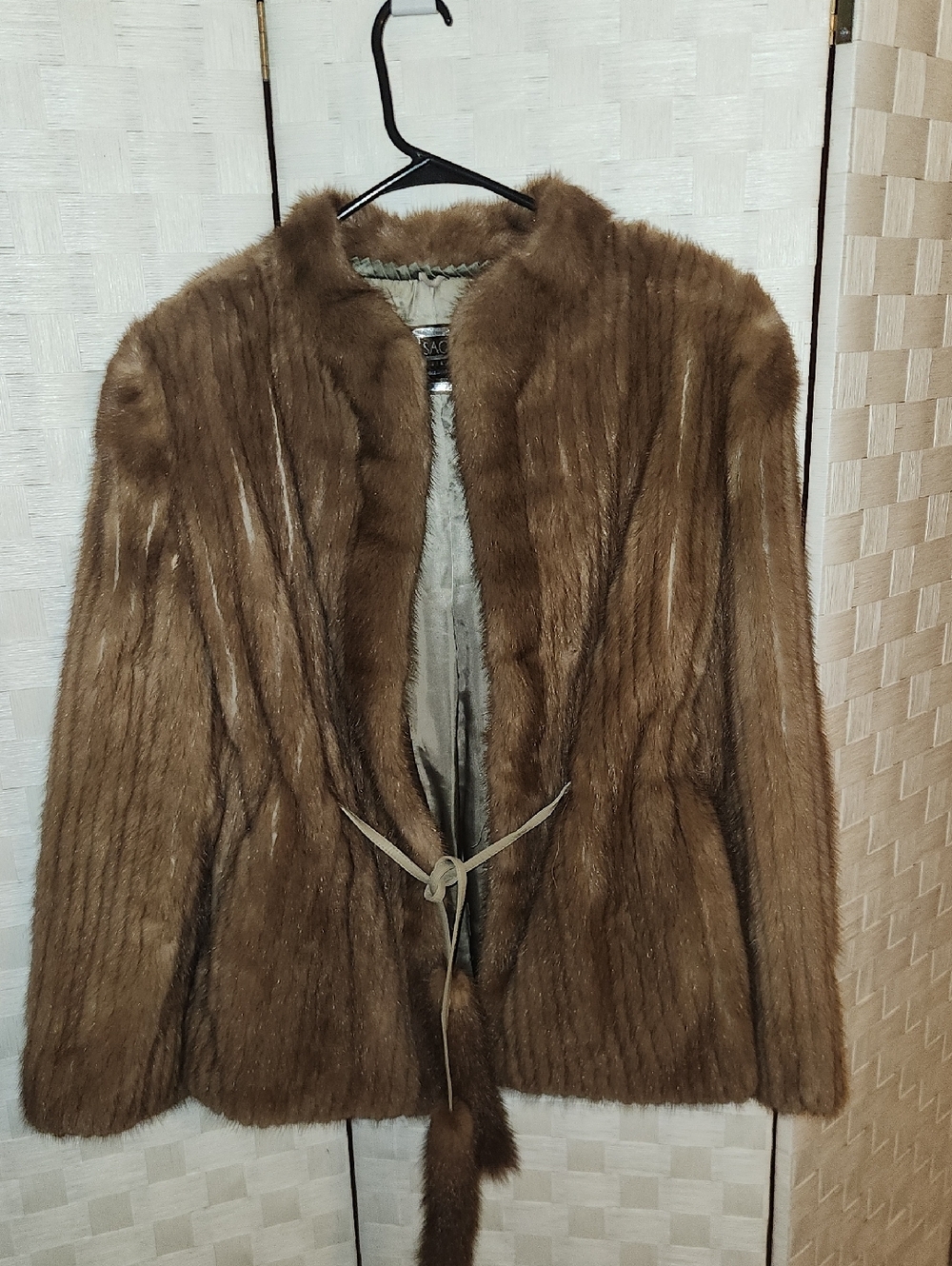 Genuine Mink Saga Beautiful Genuine Fur High Quality Luxury Belted Jacket Large